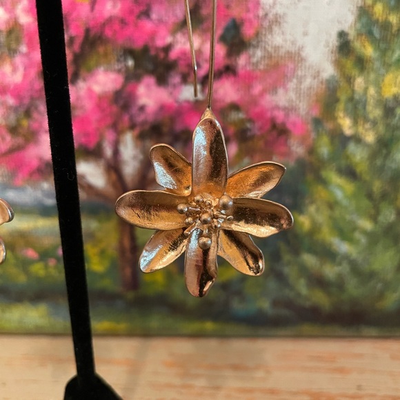 Golden Wire Hooks Suspended Flower Blossoms Matte Gold Tone Statement Earrings - Picture 4 of 10